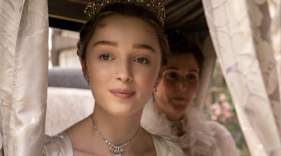 Phoebe Dynevor interpreta Daphne Bridgerton nella serie Netflix. Credits: Liam Daniel/Netflix.