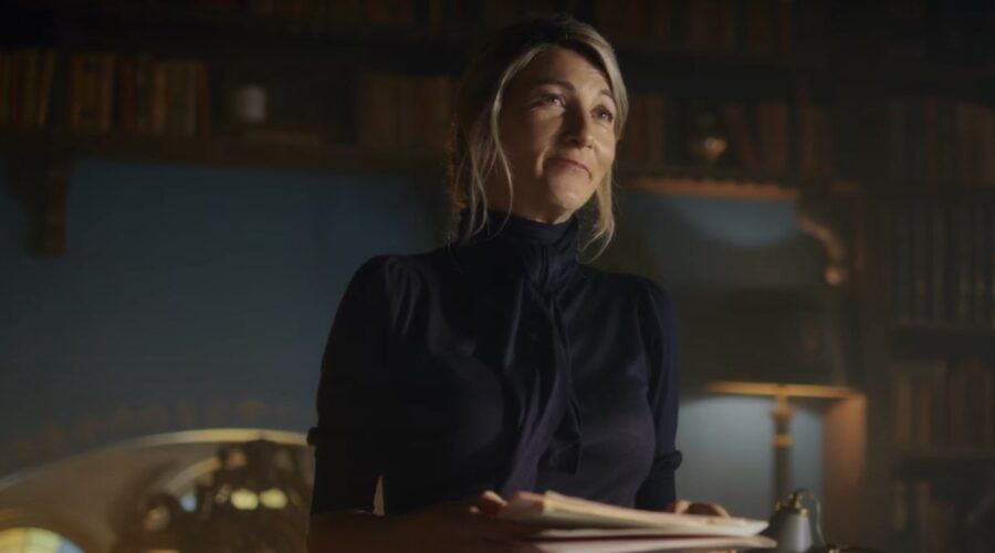 Eve Best interpreta la preside Farah Dowling. Credits: Netflix.