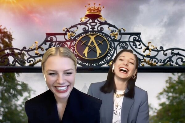 Hannah van der Westhuysen ed Elisha Applebaum. Credits: Netflix/Tvserial.it