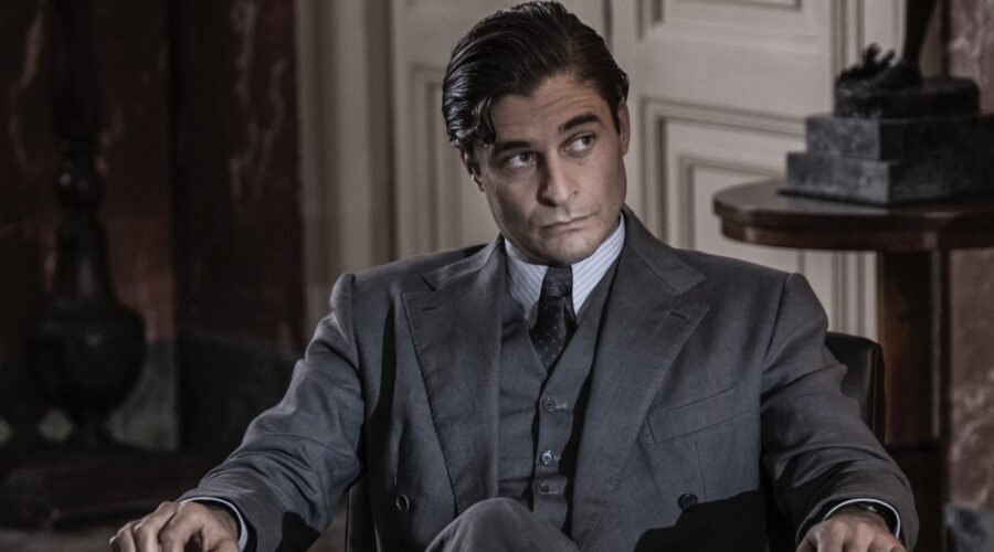 Lino Guanciale nei panni di Luigi Alfredo Ricciardi. Credits: Anna Camerlingo/Rai.