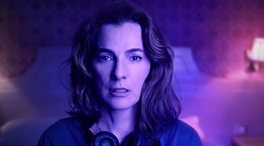 Ayelet Zurer nel poster di Losing Alice. Credits: Apple.