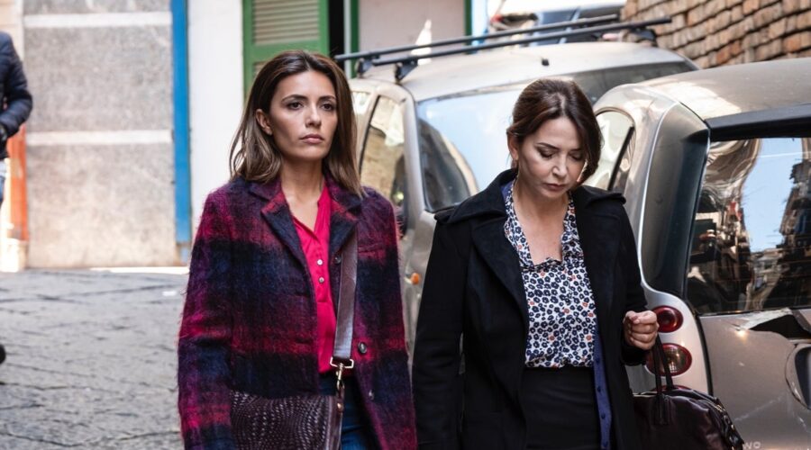 Serena Rossi e Rosalia Porcaro In Mina Settembre. Credits: Rai