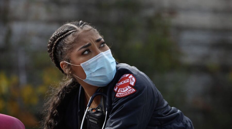 Adriyan Rae Interpreta Gianna Mackey In Chicago Fire 9. Credits: MediasetAdriyan Rae Interpreta Gianna Mackey In Chicago Fire 9. Credits: Mediaset