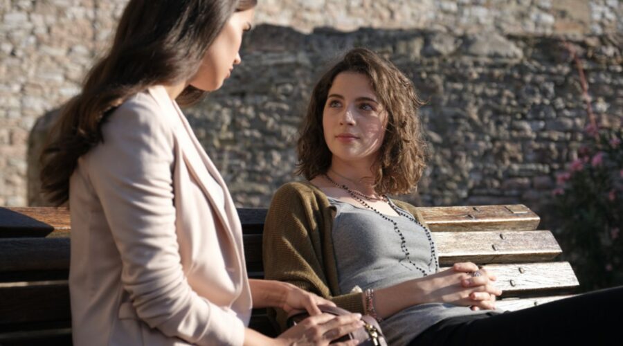 Che Dio Ci Aiuti 6 Ginevra Alberti Interpretata Da Simonetta Columbu E Carolina Interpretata Da Isabella Mottinelli Credits Anastasia Angelini E Rai