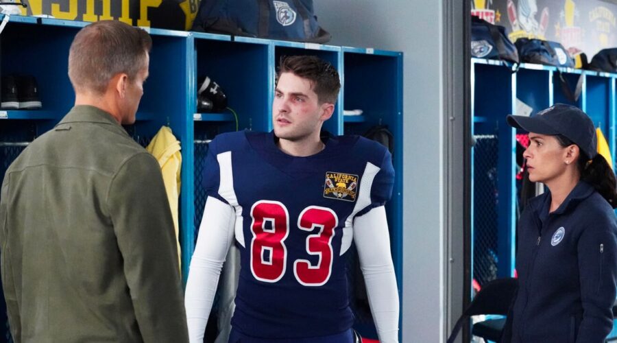 Harold Adams (Casper Van Dien), Asher (Cody Christian) e Montes (Alexandra Barreto) In All American 3 Stagione Credits: Mediaset