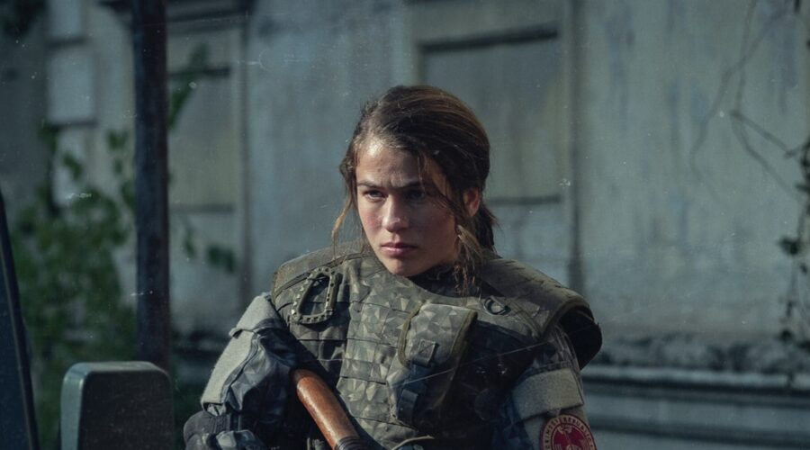 Henriette Confurius interpreta Liv In Una Scena Di Tribes Of Europa. Credits: Gordon Timpen/Netflix