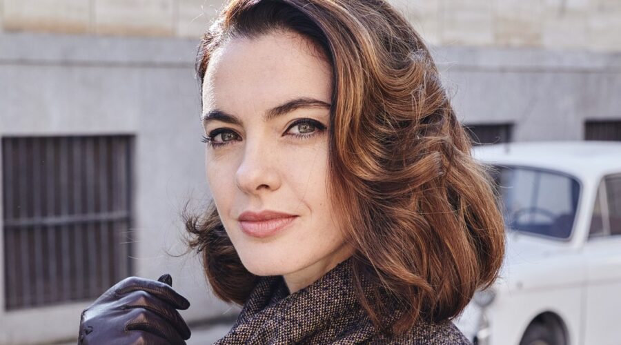 Il Paradiso Delle Signore Enrica Pintore Interpreta La Capocommessa Clelia Calligaris Qui In Un Posato Per La Stagione 4 Daily 2 Credits Rai