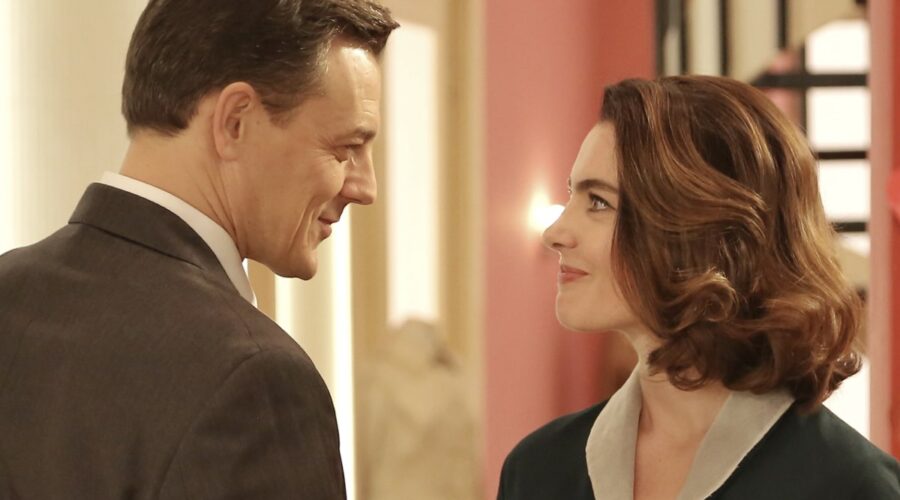 Il Paradiso Delle Signore Luciano Cattaneo Interpretato Da Giorgio Lupano E Clelia Calligaris Interpretata Da Enrica Pintore Qui In Una Scena Della Stagione Daily 2 Credits P. Bruni E Rai