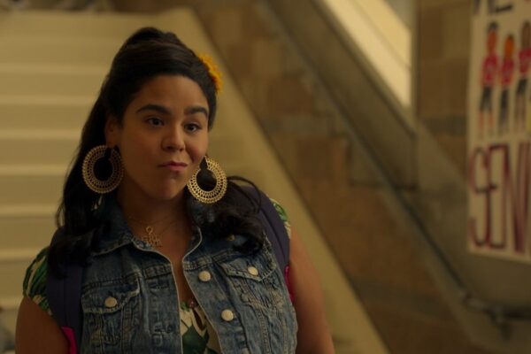 Jessica Marie Garcia Interpreta Jasmine In