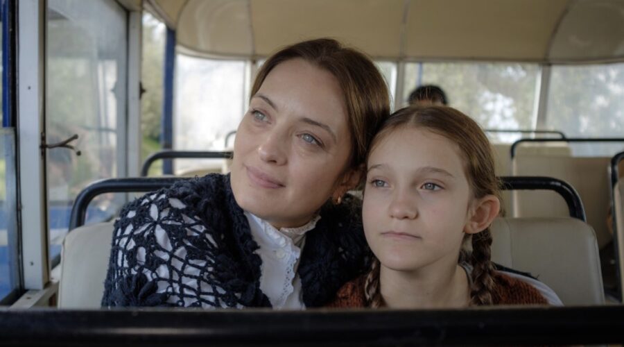 La Bambina Che Non Voleva Cantare Carolina Crescentini E Giulietta Rebeggiani Che Interpreta Viviana E Nada Da Bambina Credits Fabrizio Di Giulio E Rai