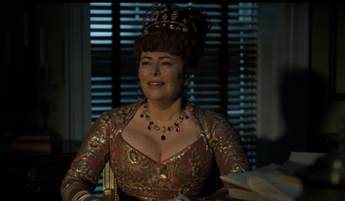 Lady Portia (Polly Walker) dovrà fare i conti con l'erede del Barone Featherington.