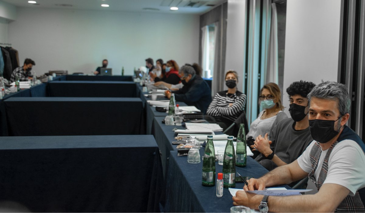 Da sinistra: Luca Argentero e Eduardo Scarpetta durante la table read. Credits: Romolo Eucalitto/Star.