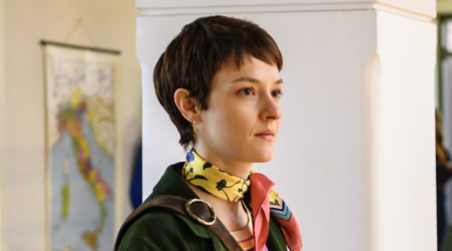 Marta Gastini Interpreta Marta In Tutta Colpa Di Freud. Credits: Andrea Miconi/Amazon Prime Video