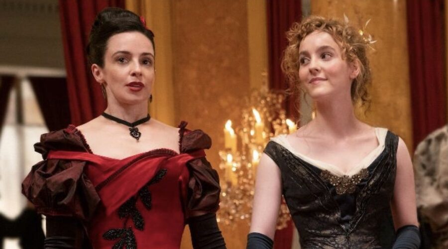 Da sinistra a destra: Laura Donnelly e Ann Skelly, protagoniste di The Nevers. Credits: HBO/Sky.