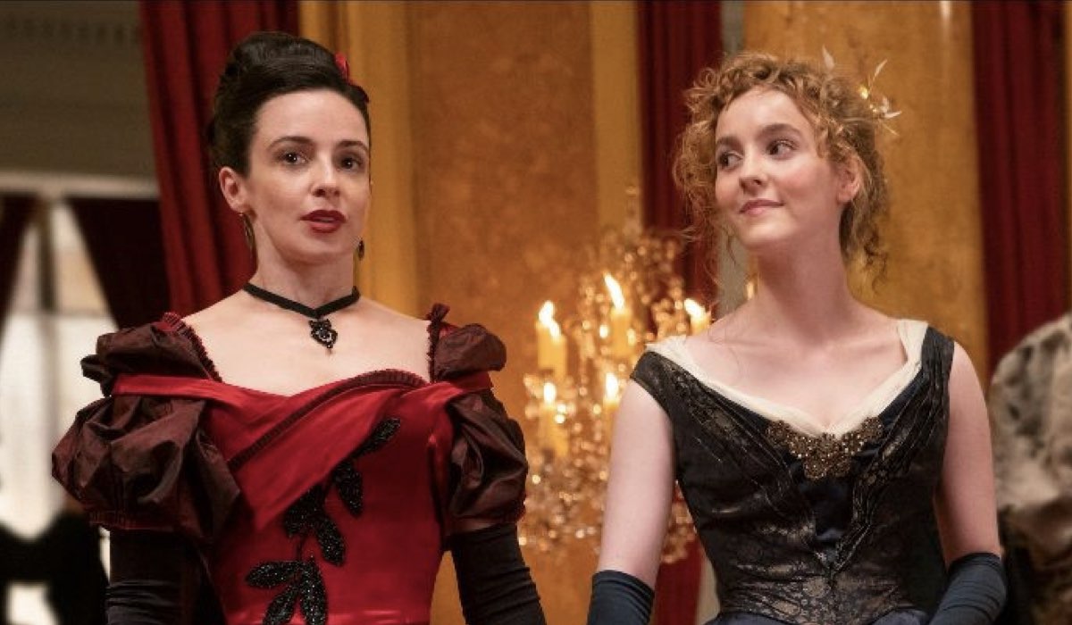 Da sinistra a destra: Laura Donnelly e Ann Skelly, protagoniste di The Nevers. Credits: HBO/Sky.