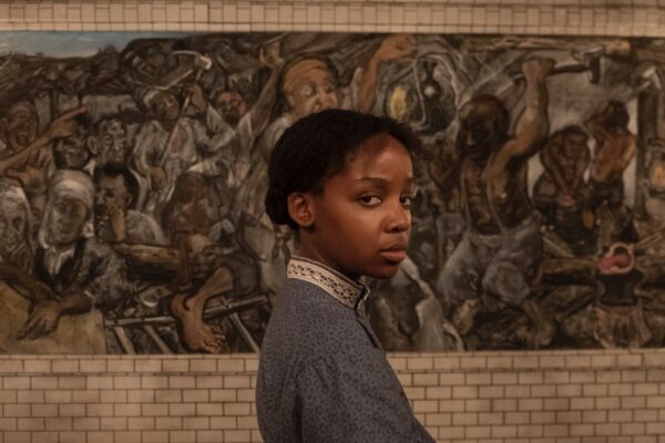 Thuso Mbedu nei panni di Cora in The Underground Railroad. Credits: Prime Video.