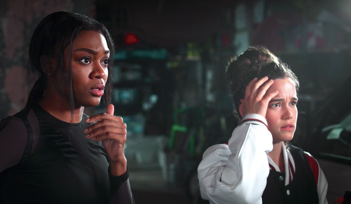 Imani Lewis è Calliope Burns, Sarah Catherine Hook è Juliette Fairmont in First Kill serie tv vampiri Courtesy of Netflix 2022