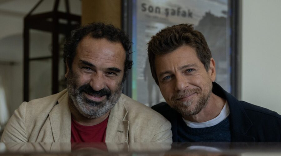 Domenico Centamore (Peppe Piccionello) e Claudio Gioè (Saverio Lamanna) In Màkari Credits: Floriana Di Carlo/Rai