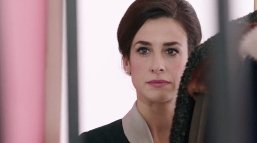 Il Paradiso Delle Signore 5 Gloria Moreau Interpretata Da Lara Komar Qui Nella Puntata 99 Credits Rai