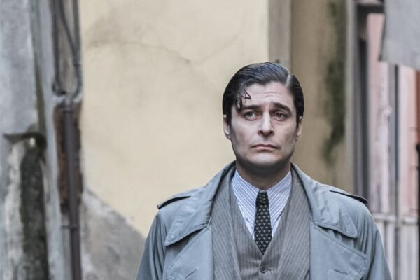 Lino Guanciale Interpreta Luigi Alfredo Ricciardi Ne Il Commissario Ricciardi Qui Nella Quinta Puntata Credits Anna Camerlingo E Rai