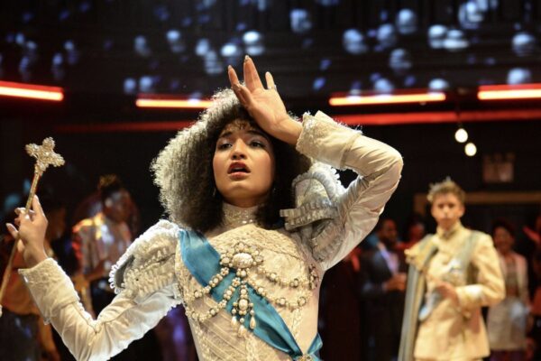 Indya Moore interpreta Angel in Pose. Credits: FX via Netflix Italia.