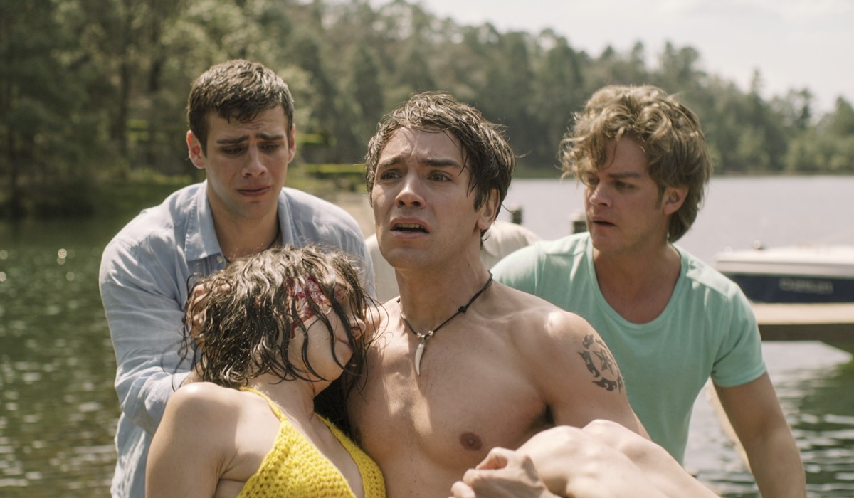 Rodolfo, Sara, Alex e Jose da giovani In Che Fine Ha Fatto Sara Credits: Netflix