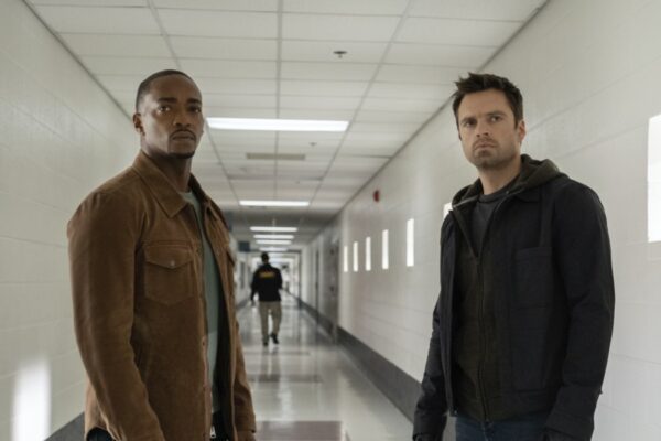 Anthony Mackie e Sebastian Stan sono Sam Wilson e Bucky Barnes in The Falcon And The Winter Soldier. Credits: Disney Plus.