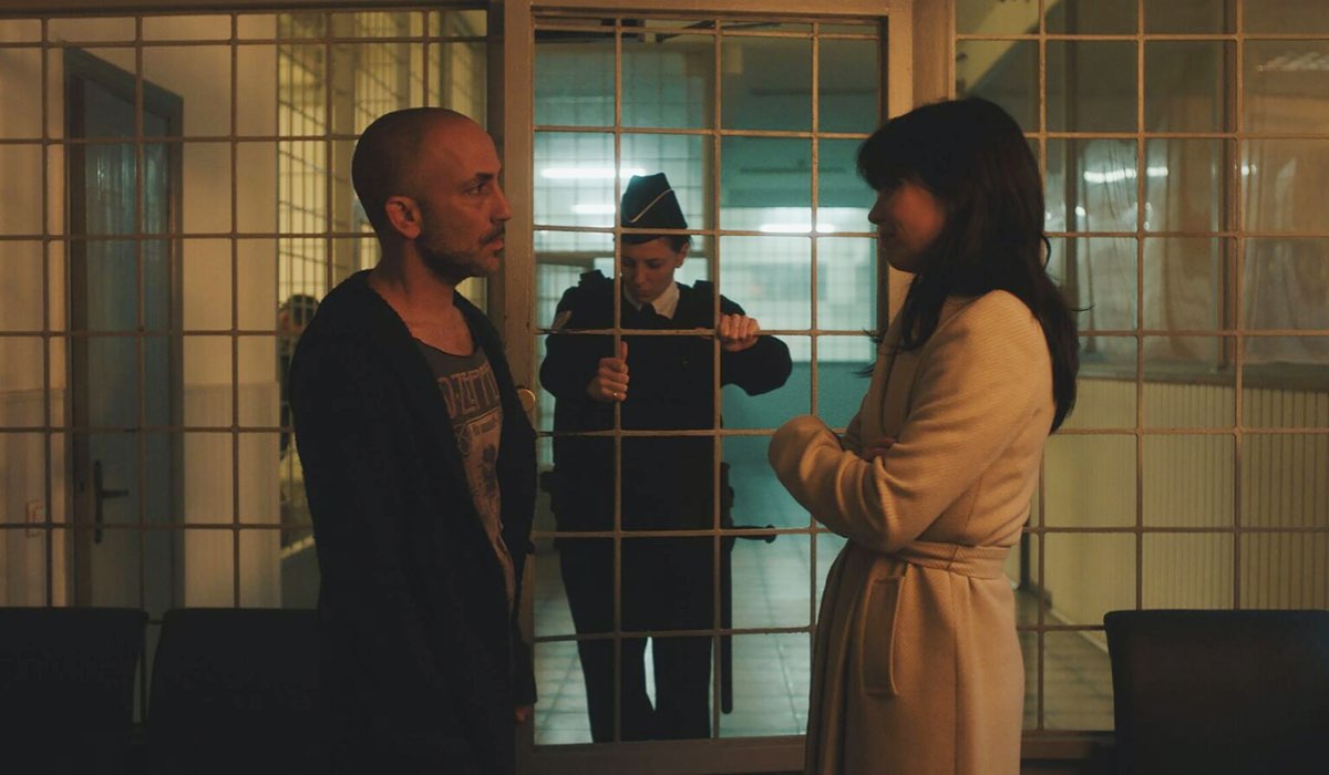 Eli Ben-David e Héloïse Godet in una scena di The Attaché. Credits: Abot Hameiri.