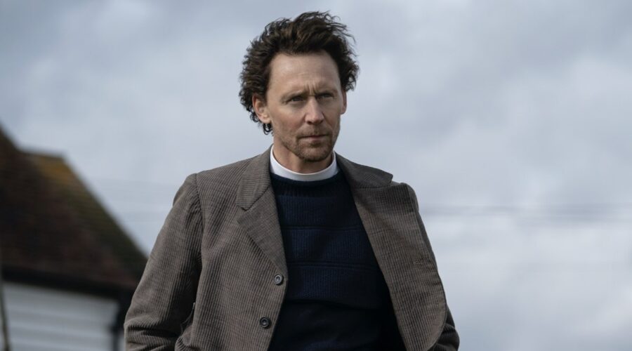 Tom Hiddleston in The Essex Serpent. Credits: Apple TV+.
