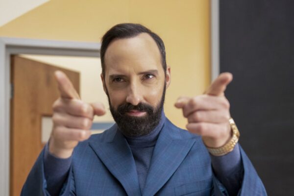 Tony Hale Ne La Misteriosa Accademia Dei Giovani Geni Credits: Disney Plus
