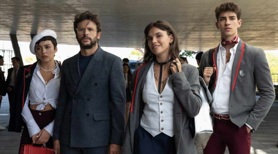 Da sinistra a destra: Carla Díaz (Ari), Diego Martin (Benjamin), Martina Cariddi (Mencía), e Manu Ríos (Patrick). Credits: Niete/Netflix.