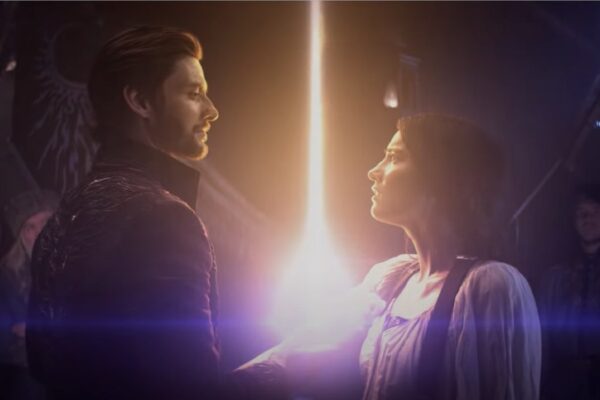 Ben Barnes e Jessie Mei Li in Tenebre e Ossa. Credits: Netflix.