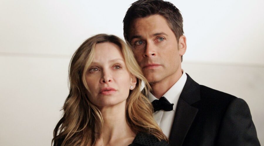 Calista Flockhart (Kitty Walker) e Rob Lowe (Robert McCallister) In Brothers And Sisters Credits: Disney Plus