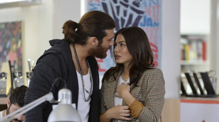 Can Vicino Sanem Nella Soap Daydreamer: Credits Global Telif Haklari Yapimcilik Tic. A.S.