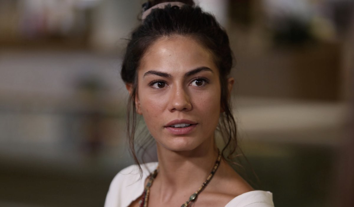 Demet Ozdemir Interpreta Sanem In Daydreamer Credits: Mediaset
