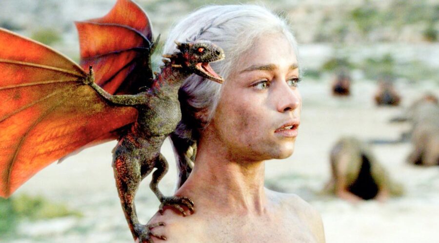 Emilia Clarke (Daenerys) In Game Of Thrones. Credits: HBO E Sky Italia