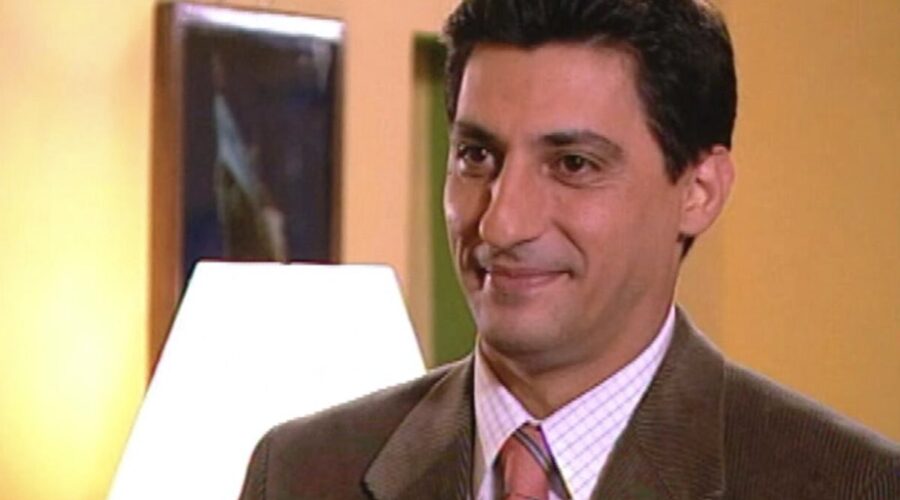 Emilio Solfrizzi In Sei Forte Maestro. Credits: Mediaset