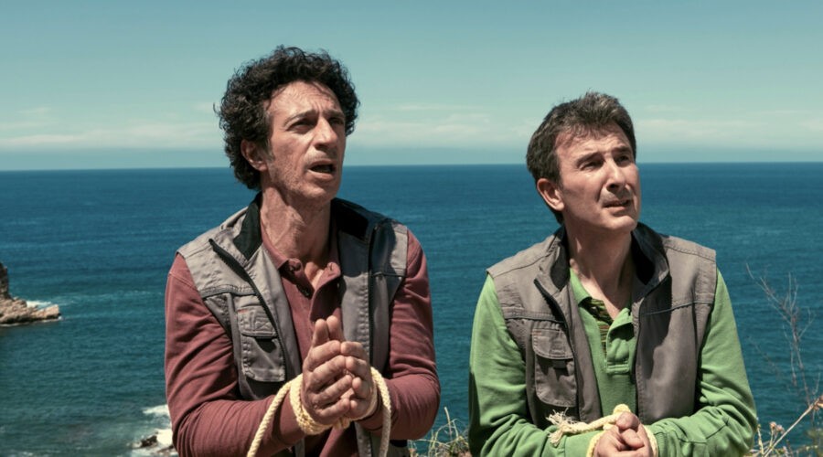 Ficarra e Picone in una scena di “Incastrati”, la serie tv dal 1° gennaio su Netflix. Credits: Netflix.