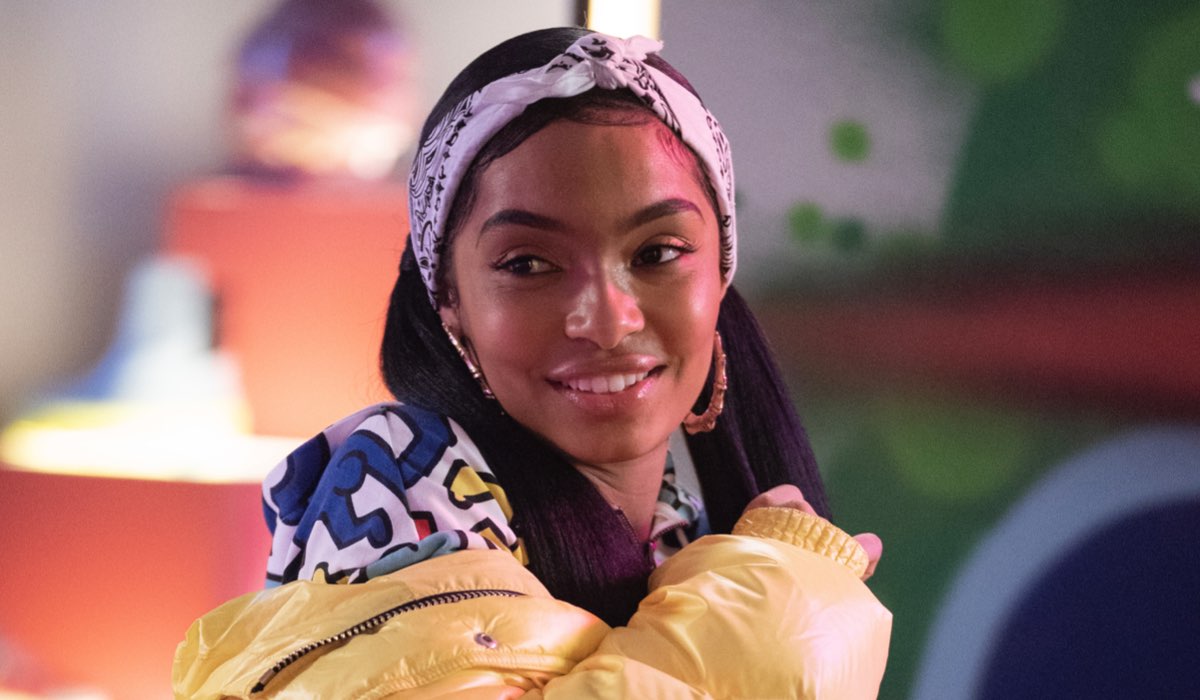 Yara Shahidi nei panni di Zoey in grown-ish. Credits: Star/Disney.