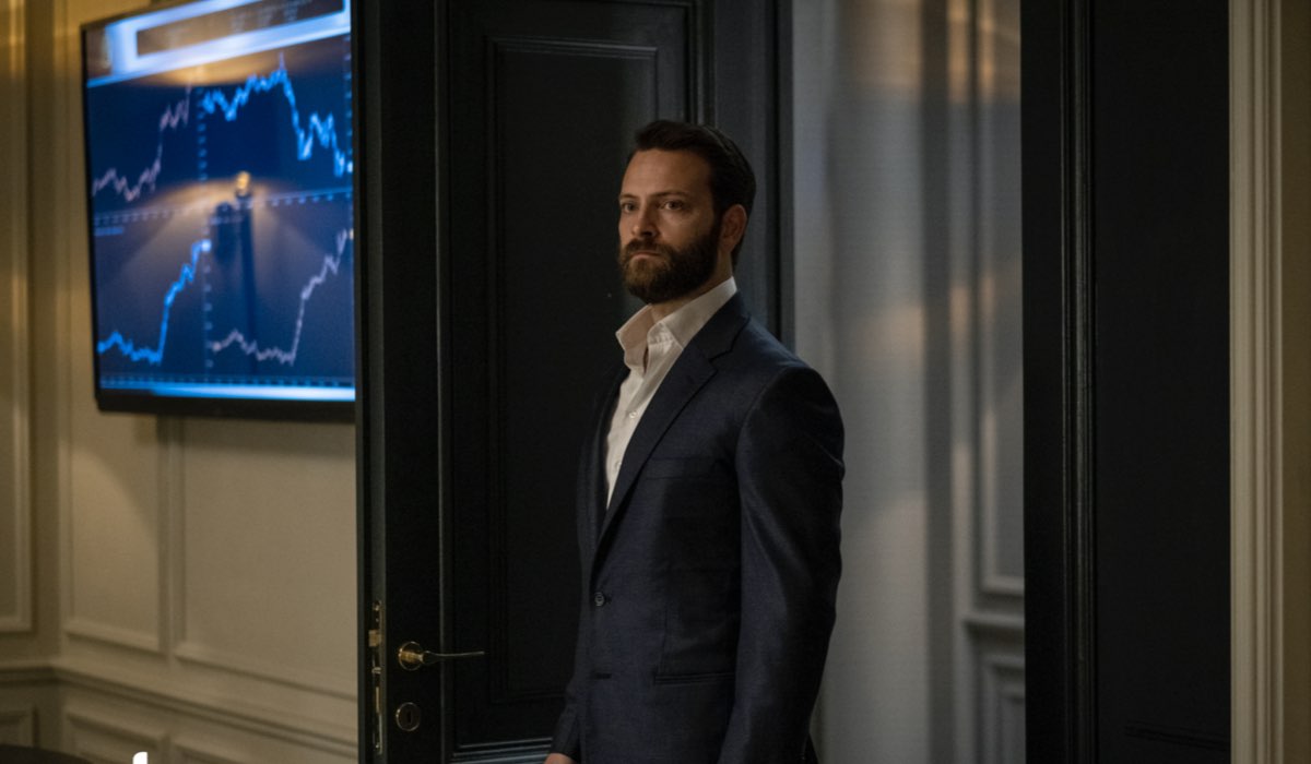 Massimo Ruggero (Alessandro Borghi) in una scena de “I Diavoli 2”. Credits: Sky.