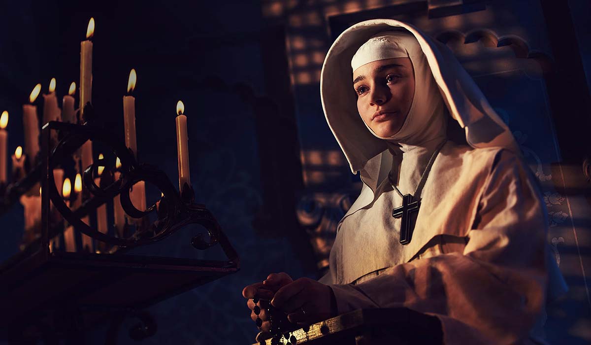 Aisling Franciosi nella parte di Suor Ruth in “Narciso Nero”. Credits: Disney.