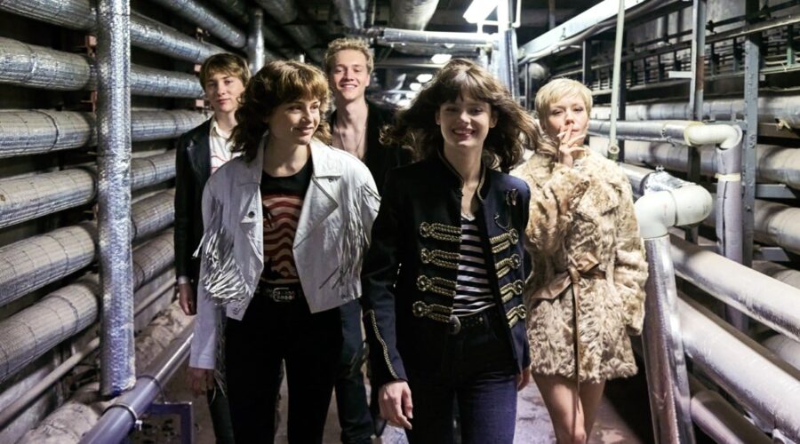 I protagonisti di “Noi, Ragazzi dello Zoo di Berlino”. Credits: Constantin Television/Mike Kraus.