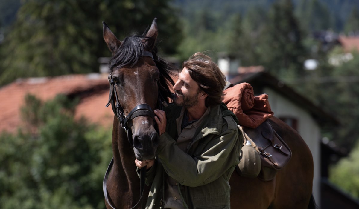 Un Passo Dal Cielo 6 I Guardiani, qui Daniele Liotti nei panni di Francesco Neri con il suo cavallo Credits Rai