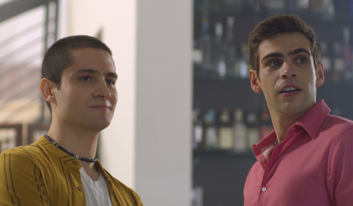 Da sinistra: Nicandro (Martin Saracho) e Rodolfo (Andres Baida) da giovani. Credits: Netflix.