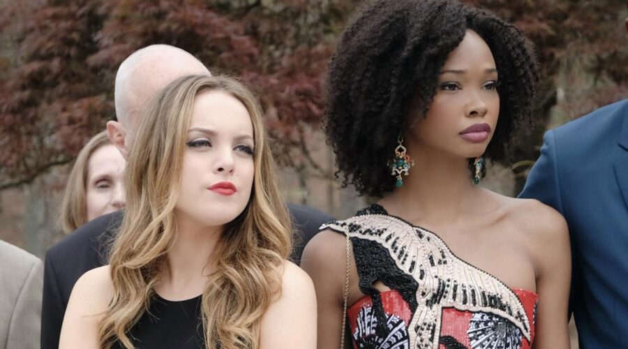 Elizabeth Gillies e Wakeema Hollis in Dynasty. Credits: Netflix