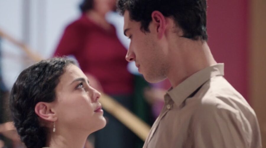 Il Paradiso Delle Signore 5 Puntata 139: Maria Puglisi interpretata da Chiara Russo e Rocco Amato interpretato da Giancarlo Commare. Credits: Rai