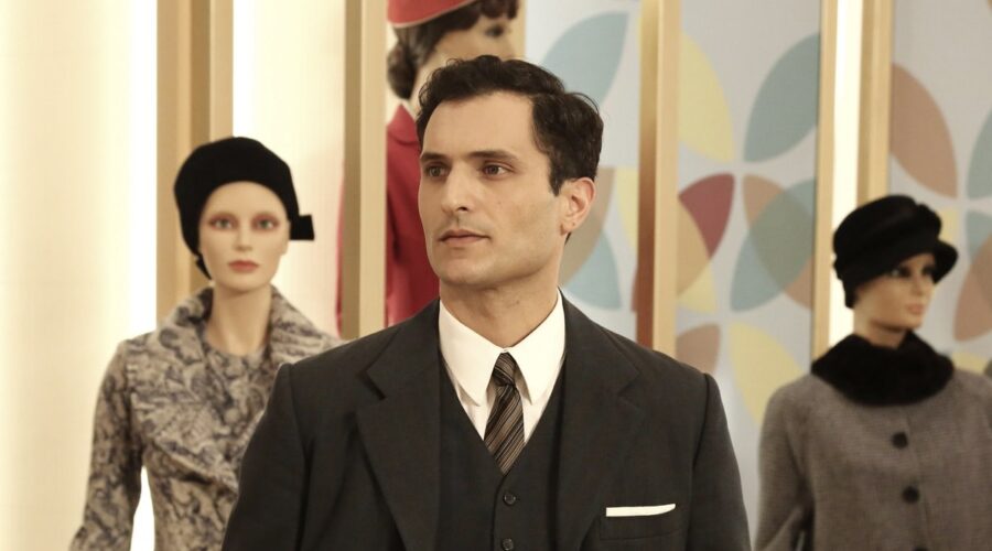 Il Paradiso Delle Signore: Alessandro Tersigni interpreta Alessandro Conti, qui al grande magazzino. Credits: Rai