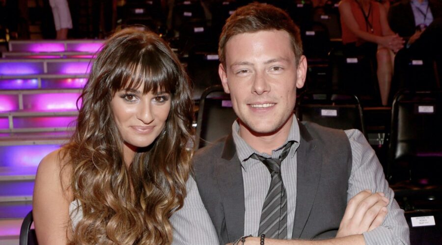 Gli attori Lea Michele e Cory Monteith partecipano ai Do Something Awards 2012 al Barker Hangar il 19 agosto 2012 a Santa Monica, California. (Foto di Christopher Polk/Getty Images per VH1).