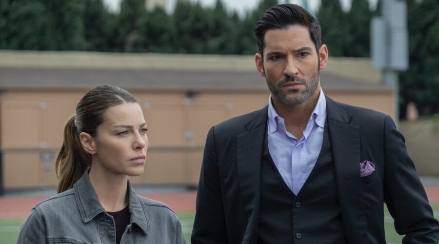 Da sinistra: Chloe (Lauren German) e Lucifer (Tom) Ellis in una scena di Lucifer 5B. Credits: John P. Fleenor/Netflix.