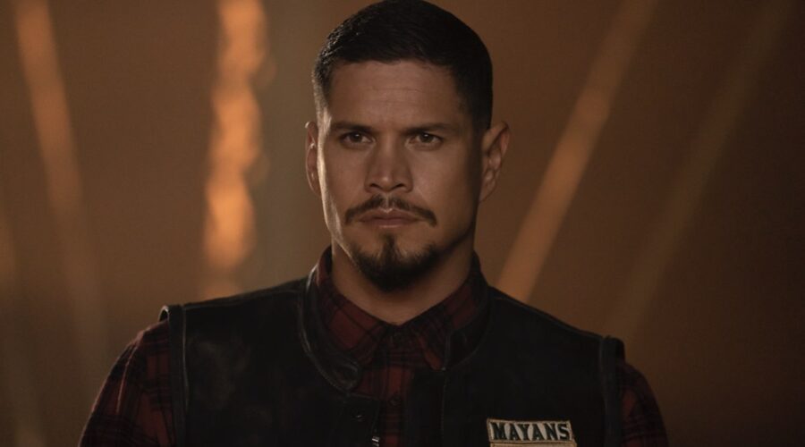 J.D. Pardo in una scena della terza stagione di “Mayans MC”. Credits: Fox.